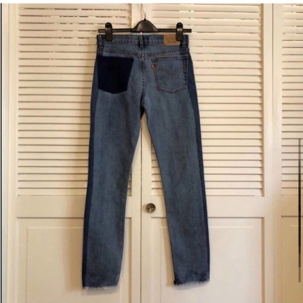 LIKE NEW Levi's Girlfriend Jeans - Gemini Medium Wash - Picture 6 of 9